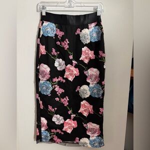Gracia Multicolor Floral Pencil Skirt